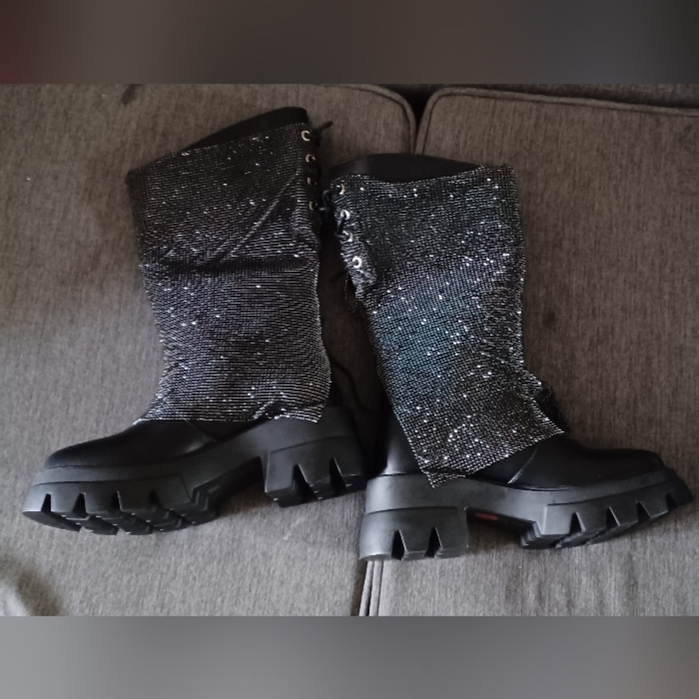 Real Chainmail! Azalea Wang DollsKill 6½ (sold out online) - Picture 14 of 15
